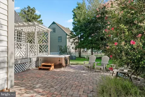 Exterior - 6050 Gloucester Ct, Salisbury, MD 21801 photo 7 of 18