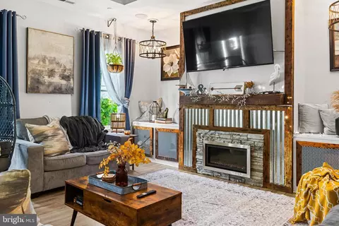 Living - 28204 Riverside Drive Ext, Salisbury, MD 21801 photo 2 of 2