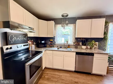 Kitchen - 9 Pine St, Delmar, MD 21875 photo 3 of 4