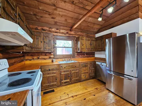 Kitchen - 20403 Chesapeake Dr, Nanticoke, MD 21840 photo 3 of 3