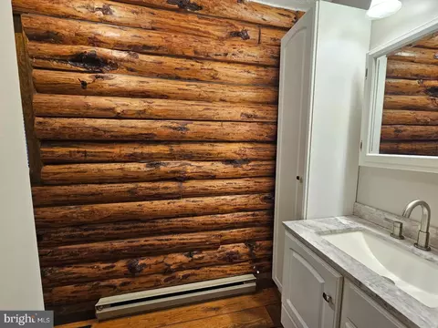 Bath - 20403 Chesapeake Dr, Nanticoke, MD 21840 photo 1 of 1