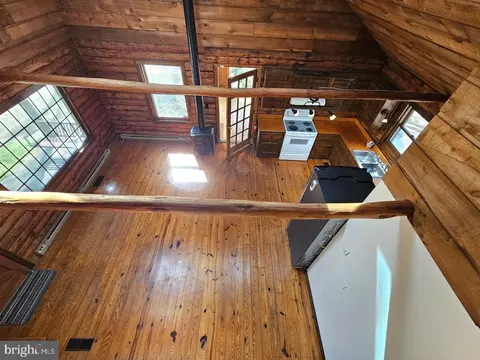 Entry Way - 20403 Chesapeake Dr, Nanticoke, MD 21840 photo 3 of 3