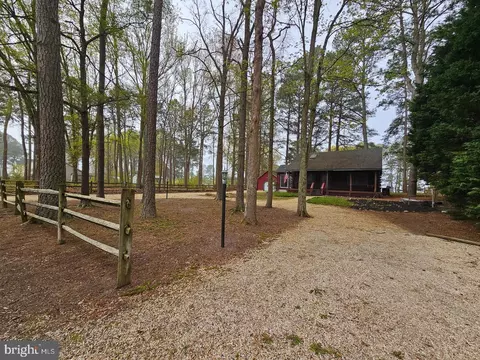 Exterior - 20403 Chesapeake Dr, Nanticoke, MD 21840 photo 8 of 13