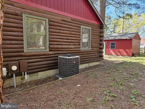 Exterior - 20403 Chesapeake Dr, Nanticoke, MD 21840 photo 5 of 13