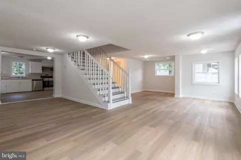 Living - 139 2nd St, Salisbury, MD 21801 photo 1 of 8