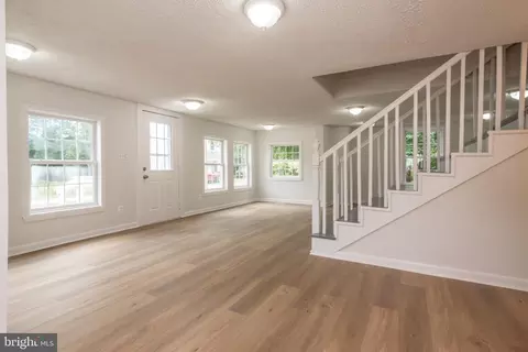 Living - 139 2nd St, Salisbury, MD 21801 photo 7 of 8