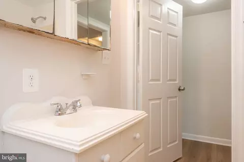 Entry Way - 139 2nd St, Salisbury, MD 21801 photo 7 of 7