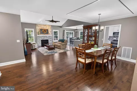 Entry Way - 220 Creekside Dr, Salisbury, MD 21804 photo 1 of 6