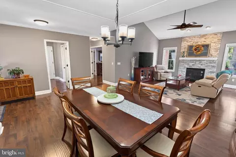 Dining - 220 Creekside Dr, Salisbury, MD 21804 photo 2 of 4