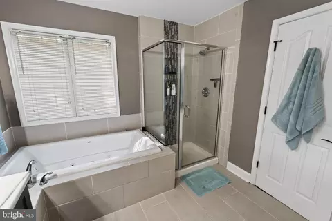 Bath - 220 Creekside Dr, Salisbury, MD 21804 photo 2 of 4