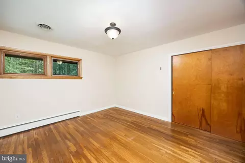 Bedroom - 4910 Cardinal Dr, Salisbury, MD 21804 photo 3 of 7