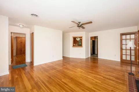 Living - 4910 Cardinal Dr, Salisbury, MD 21804 photo 4 of 4