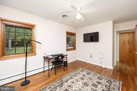 Bedroom - 4910 Cardinal Dr, Salisbury, MD 21804 photo 6 of 7