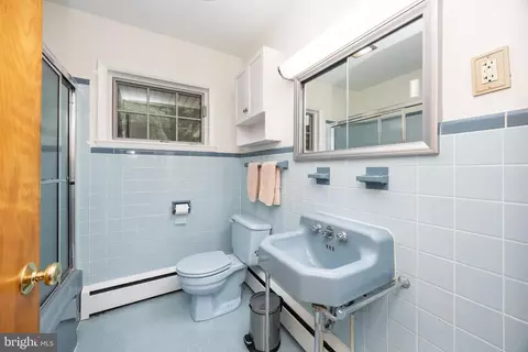 Bath - 4910 Cardinal Dr, Salisbury, MD 21804 photo 3 of 6