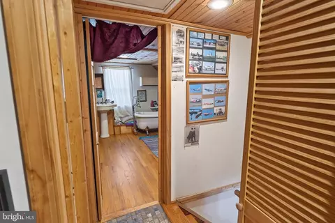 Entry Way - 33350 Wango Rd, Salisbury, MD 21804 photo 9 of 11