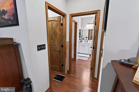 Entry Way - 33350 Wango Rd, Salisbury, MD 21804 photo 4 of 11