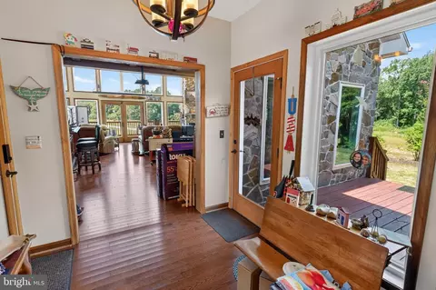 Entry Way - 33350 Wango Rd, Salisbury, MD 21804 photo 2 of 11
