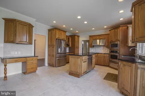 Kitchen - 27414 Equestrian Dr, Salisbury, MD 21801 photo 2 of 4
