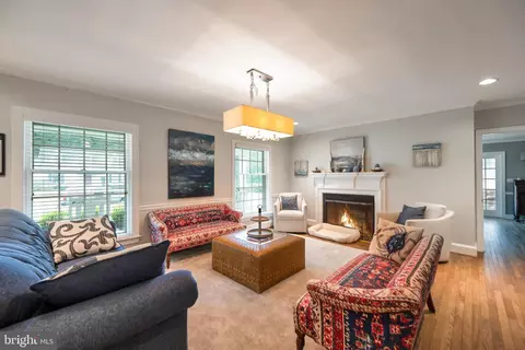Living - 409 Rolling Rd, Salisbury, MD 21801 photo 1 of 2