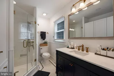 Bath - 409 Rolling Rd, Salisbury, MD 21801 photo 1 of 5