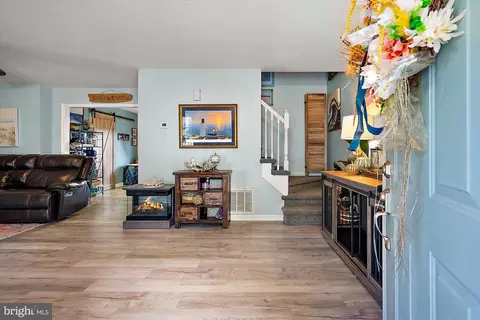 Entry Way - 152 Emily Dr, Salisbury, MD 21804 photo 1 of 2
