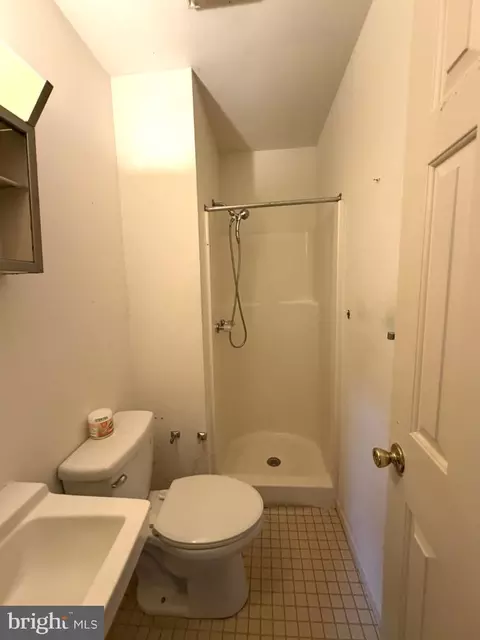 Bath - 721 Hemlock St, Salisbury, MD 21804 photo 1 of 2