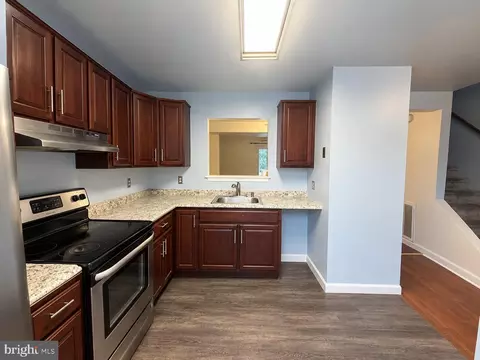 Kitchen - 721 Hemlock St, Salisbury, MD 21804 photo 2 of 2