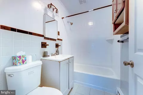 Bath - 504 Atlantic Ave, Salisbury, MD 21804 photo 1 of 1