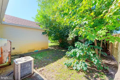 Exterior - 504 Atlantic Ave, Salisbury, MD 21804 photo 3 of 10