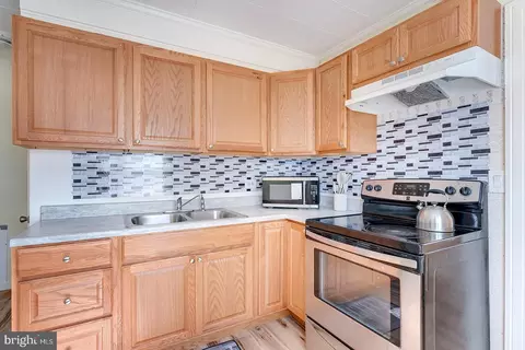 Kitchen - 504 Atlantic Ave, Salisbury, MD 21804 photo 1 of 2