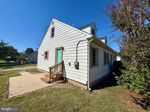 Exterior - 605 4th St, Sharptown, MD 21861 photo 2 of 3