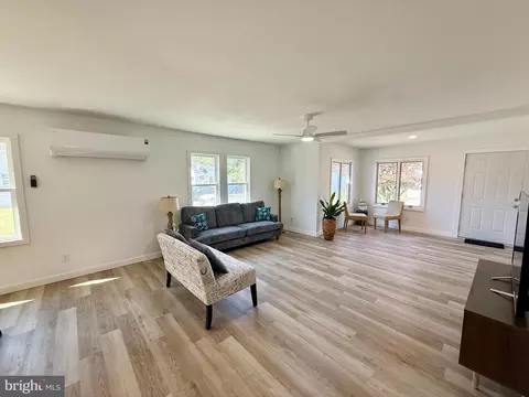 Living - 605 4th St, Sharptown, MD 21861 photo 2 of 2