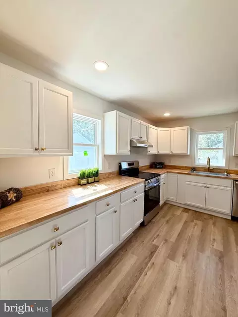 Kitchen - 605 4th St, Sharptown, MD 21861 photo 2 of 3