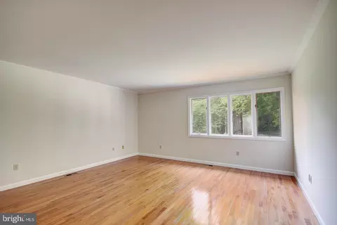 Living - 913 S Schumaker Dr, Salisbury, MD 21804 photo 9 of 9