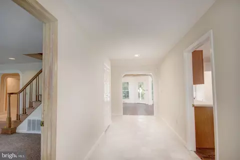 Entry Way - 913 S Schumaker Dr, Salisbury, MD 21804 photo 1 of 4