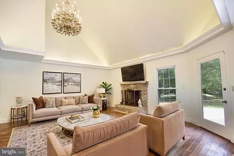 Living - 913 S Schumaker Dr, Salisbury, MD 21804 photo 4 of 9
