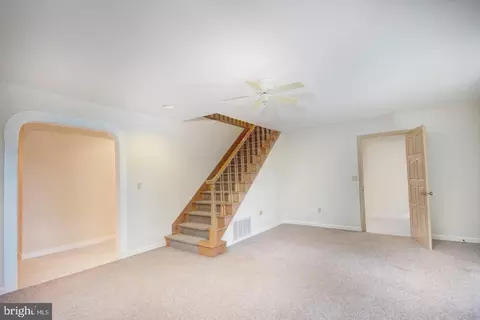 Living - 913 S Schumaker Dr, Salisbury, MD 21804 photo 3 of 9