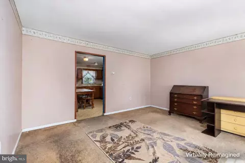 Living - 27152 N Tourmaline Dr, Hebron, MD 21830 photo 4 of 5