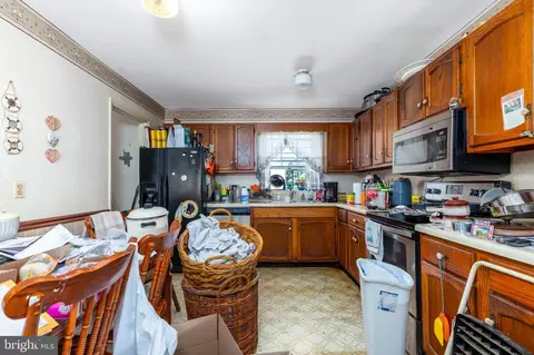 Kitchen - 27152 N Tourmaline Dr, Hebron, MD 21830 photo 2 of 3
