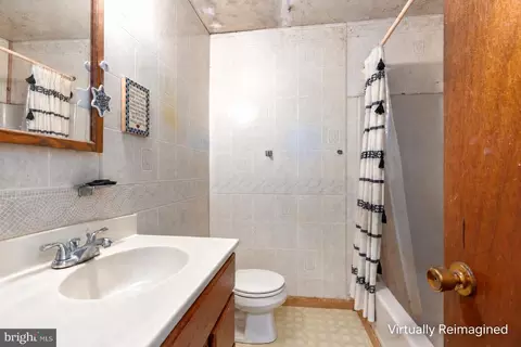 Bath - 27152 N Tourmaline Dr, Hebron, MD 21830 photo 1 of 2