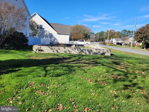 12918 Charles St, Ocean City, MD 21842