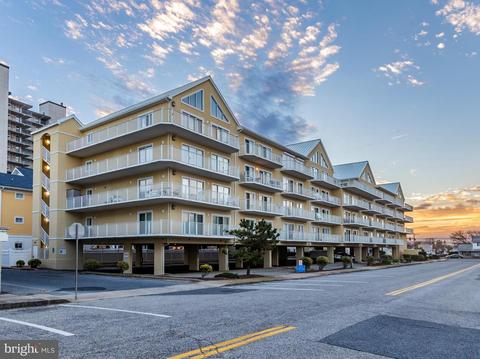 9 90th St #408, Ocean City, MD 21842