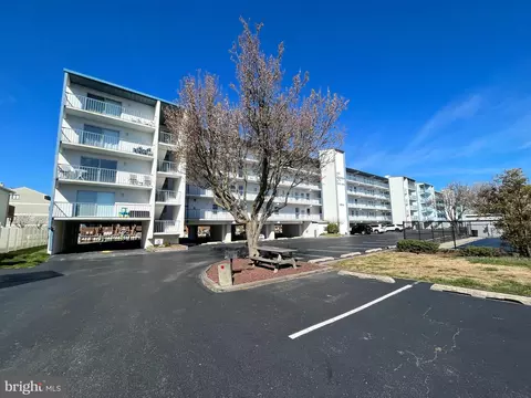 106 120th St #401, Ocean City, MD 21842