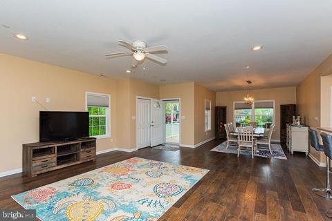 9422 Lake View Dr, Berlin, MD 21811 photo 4