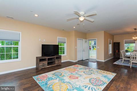 9422 Lake View Dr, Berlin, MD 21811 photo 3