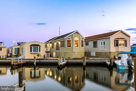 31 Canal Overlook Ln, Ocean City, MD 21842