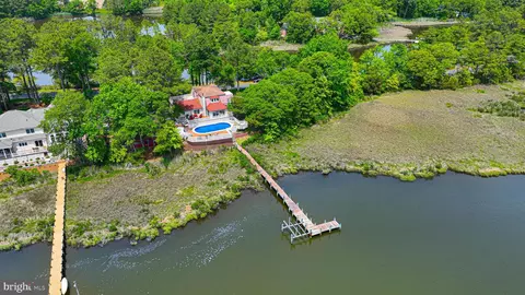 10830 Piney Island Dr, Bishopville, MD 21813
