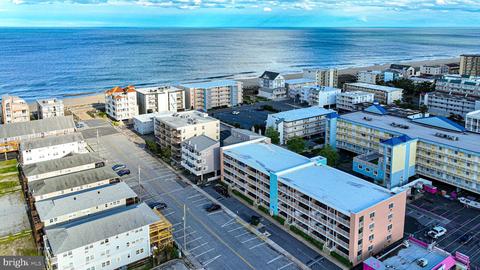 17 139th St #306, Ocean City, MD 21842