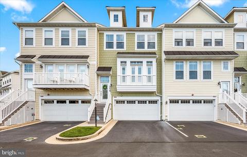 10900 Holystone Ln #302, Berlin, MD 21811