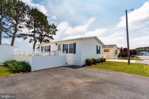 8831 Bay Ridge Dr, Berlin, MD 21811